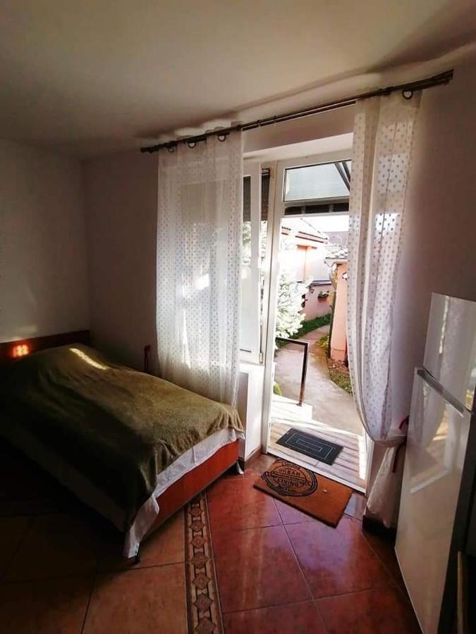 Hostel Pascalis Alesd 외부 사진