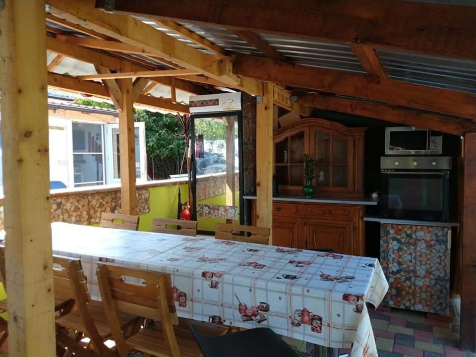 Hostel Pascalis Alesd 외부 사진