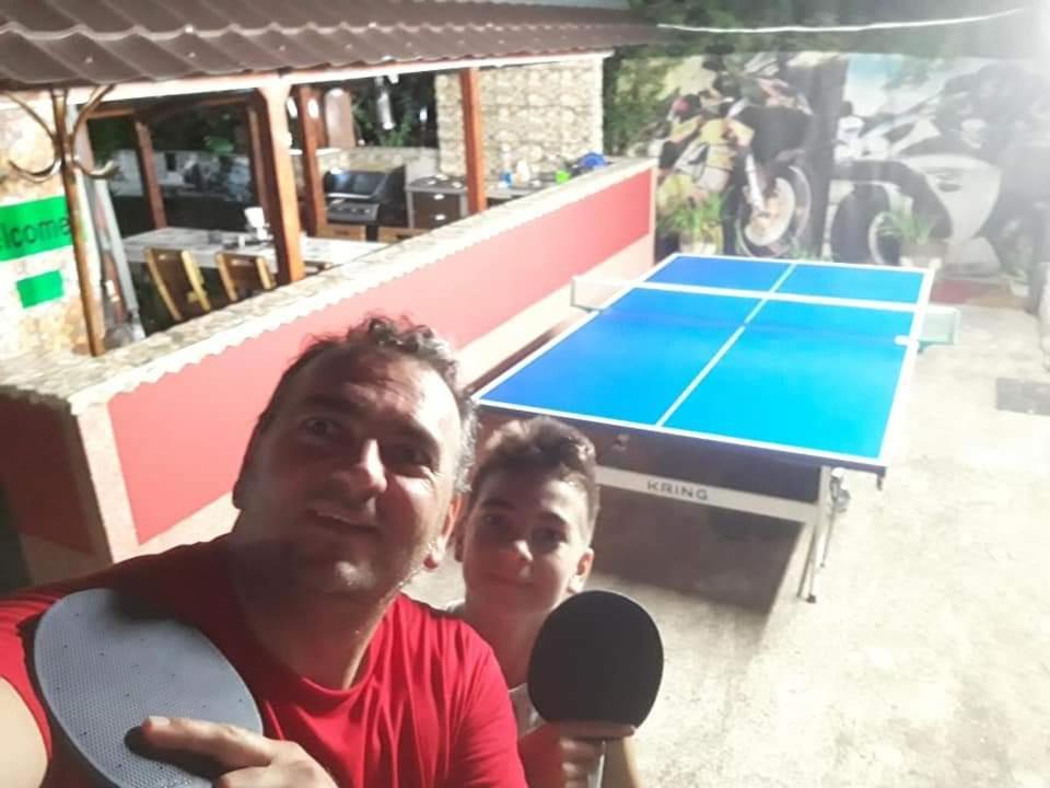 Hostel Pascalis Alesd 외부 사진