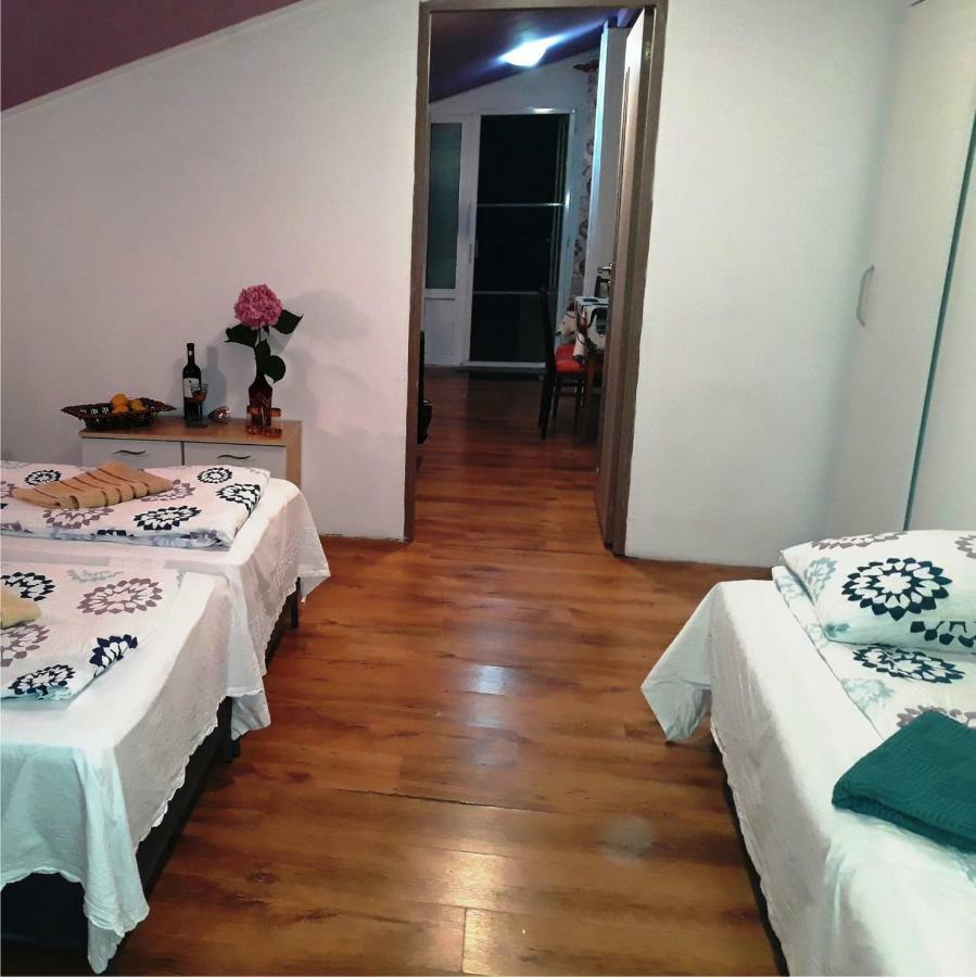 Hostel Pascalis Alesd 외부 사진