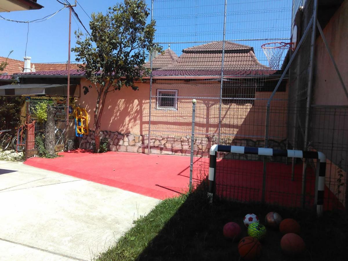 Hostel Pascalis Alesd 외부 사진