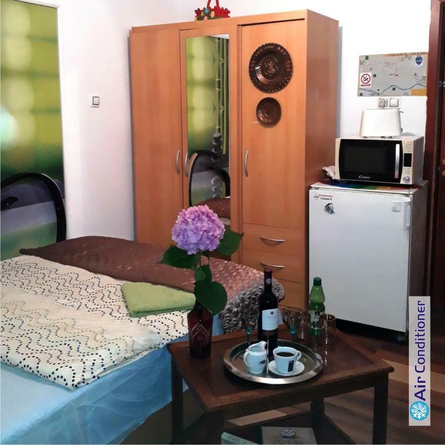 Hostel Pascalis Alesd 외부 사진
